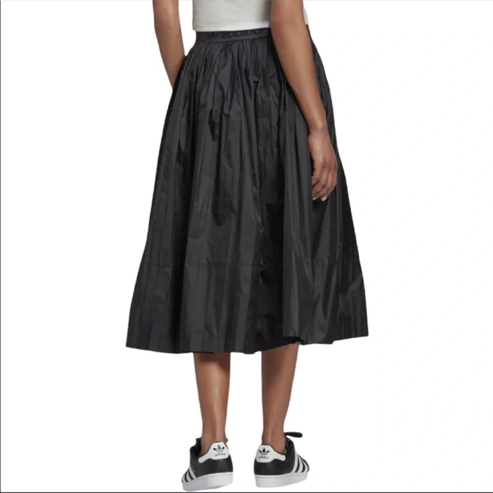 Adidas Originals Pleated Ripstop Skirt In Black - Picture 2 of 13
